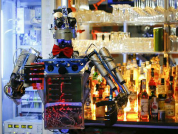 ಮದ್ಯ ಸರಬರಾಜು ಮಾಡುತ್ತಾನೆ ಈ ರೊಬೋಟ್‌