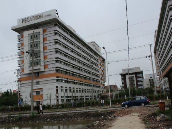 ಆಪಲ್ ಫ್ಯಾಕ್ಟರಿಯಲ್ಲಿ ನೌಕರರ ಸ್ಥಿತಿ ಶೋಚನೀಯ ಆಪಲ್ ಫ್ಯಾಕ್ಟರಿಯಲ್ಲಿ ನೌಕರರ ಸ್ಥಿತಿ ಶೋಚನೀಯ