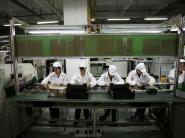 ಆಪಲ್ ಫ್ಯಾಕ್ಟರಿಯಲ್ಲಿ ನೌಕರರ ಸ್ಥಿತಿ ಶೋಚನೀಯ ಆಪಲ್ ಫ್ಯಾಕ್ಟರಿಯಲ್ಲಿ ನೌಕರರ ಸ್ಥಿತಿ ಶೋಚನೀಯ