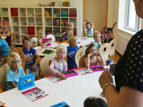  ಸ್ಲೇಟ್‌ ಹೋಯ್ತು. ಐಪ್ಯಾಡ್‌ ಬಂತು! ನೆದರ್‌ಲ್ಯಾಂಡ್‌ನಲ್ಲಿ ಹೊಸ ಶಾಲೆ!