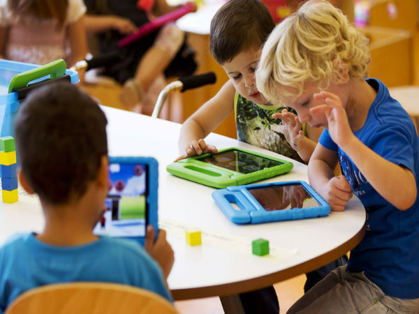  ಸ್ಲೇಟ್‌ ಹೋಯ್ತು. ಐಪ್ಯಾಡ್‌ ಬಂತು! ನೆದರ್‌ಲ್ಯಾಂಡ್‌ನಲ್ಲಿ ಹೊಸ ಶಾಲೆ!