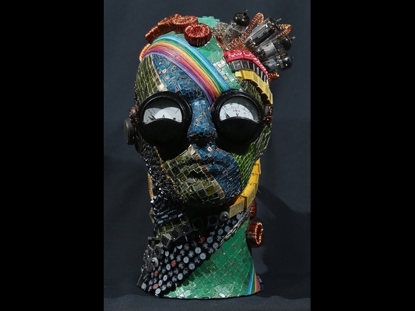  ಇ ತ್ಯಾಜ್ಯಗಳಿಂದ ತಯಾರಾಗಿರುವ ಕಲಾಕೃತಿಗಳು