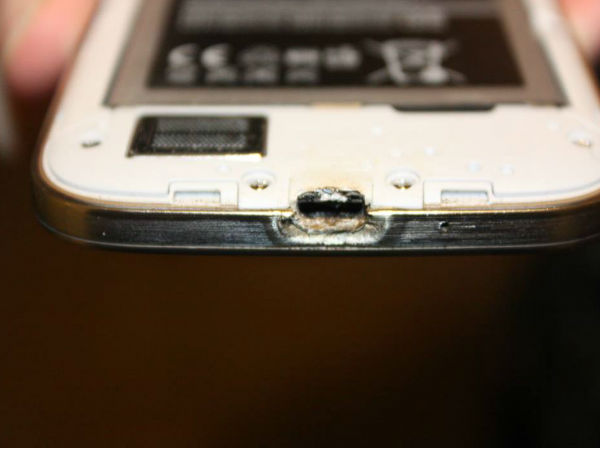  ಚಾರ್ಜಿಂಗ್‌ ವೇಳೆ ಸುಟ್ಟು ಹೋದ ಸ್ಯಾಮ್‌ಸಂಗ್‌ ಫೋನ್