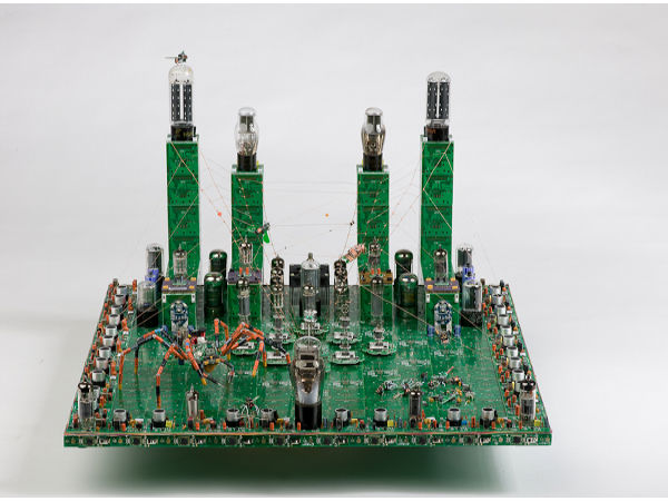  ಇ ತ್ಯಾಜ್ಯದಿಂದ ತಯಾರಾದ ಸುಂದರ ಕಲಾಕೃತಿಗಳು