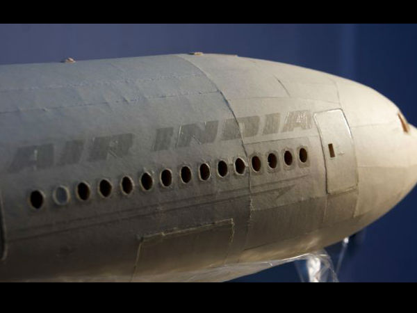   ಪೇಪರ್‌ನಲ್ಲೇ ಏರ್‌ ಇಂಡಿಯಾ ವಿಮಾನ ನಿರ್ಮಿಸಿದ  ವಿದ್ಯಾರ್ಥಿ