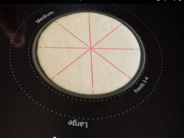  ಟಚ್‌‌ಸ್ಕ್ರೀನ್‌ ಟೇಬಲ್‌‌ನಲ್ಲಿ ಪಿಜ್ಜಾ ಆರ್ಡರ್‍ ಮಾಡಿ!