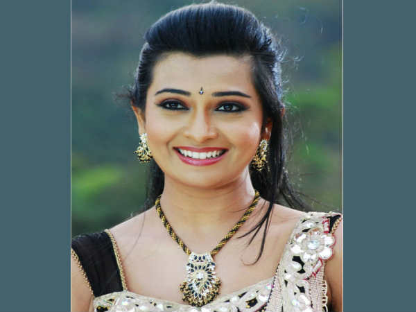 ಕರ್ನಾಟಕದ ಜನಪ್ರಿಯ ವ್ಯಕ್ತಿಗಳ ಟ್ವಿಟ್ಟರ್ ಖಾತೆ ಒಳನೋಟ ಕರ್ನಾಟಕದ ಜನಪ್ರಿಯ ವ್ಯಕ್ತಿಗಳ ಟ್ವಿಟ್ಟರ್ ಖಾತೆ ಒಳನೋಟ