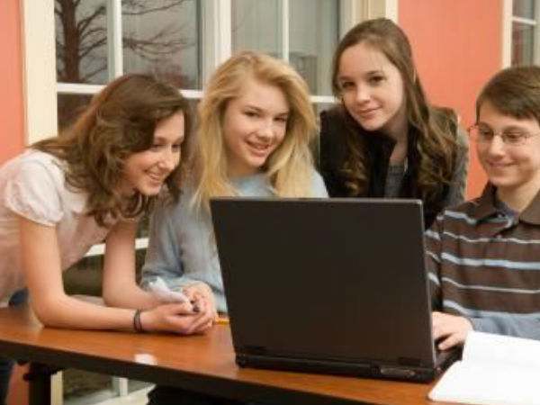 ಇಂಟರ್ನೆಟ್ ಕಪಿಮುಷ್ಟಿಯಲ್ಲಿ ವಿದ್ಯಾರ್ಥಿಗಳ ಭವಿಷ್ಯ ಕರಾಳ ಹೇಗೆ?