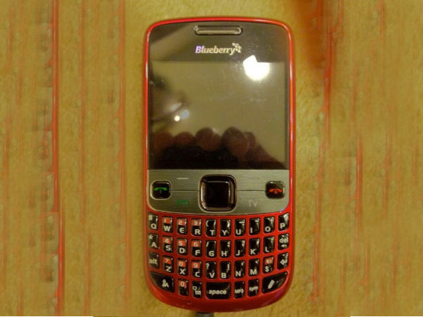 ನಿಮ್ಮನ್ನು ಬೆಸ್ತುಬೀಳಿಸುವ ಅಸಲಿಯಂತೇ ಕಾಣುವ 2೦ ನಕಲಿ ಟೆಕ್ ಉತ್ಪನ್ನಗಳು