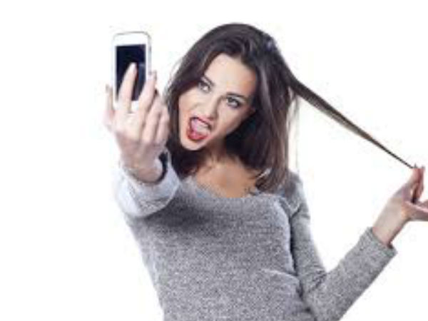 ಸೆಲ್ಫಿ ವೈಶಿಷ್ಟ್ಯತೆ ಸೆಲ್ಫಿ ವೈಶಿಷ್ಟ್ಯತೆ
