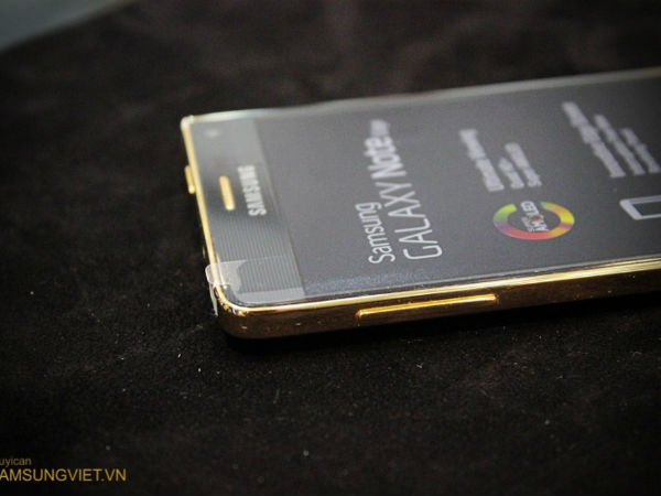 ಚಿನ್ನ ಲೇಪಿತ ಗ್ಯಾಲಕ್ಸಿ ನೋಟ್ ಎಡ್ಜ್ನ ಅದ್ಭುತ ನೋಟ ಚಿನ್ನ ಲೇಪಿತ ಗ್ಯಾಲಕ್ಸಿ ನೋಟ್ ಎಡ್ಜ್ನ ಅದ್ಭುತ ನೋಟ