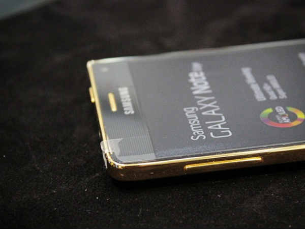 ಚಿನ್ನ ಲೇಪಿತ ಗ್ಯಾಲಕ್ಸಿ ನೋಟ್ ಎಡ್ಜ್ನ ಅದ್ಭುತ ನೋಟ ಚಿನ್ನ ಲೇಪಿತ ಗ್ಯಾಲಕ್ಸಿ ನೋಟ್ ಎಡ್ಜ್ನ ಅದ್ಭುತ ನೋಟ