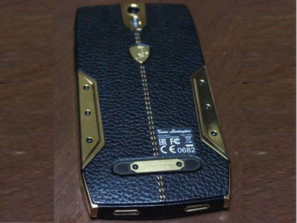 ಲ್ಯಾಂಬೋರ್ಗಿನಿ ಸ್ಮಾರ್ಟ್‌ಫೋನ್ ಮಾರುಕಟ್ಟೆಗೆ