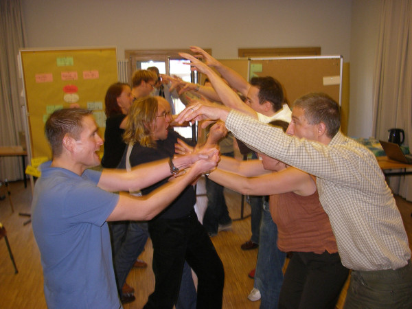 ತಂತ್ರಜ್ಞಾನದ ಹೆಚ್ಚು ಬಳಕೆ! ಅಪಾಯ ಕಟ್ಟಿಟ್ಟ ಬುತ್ತಿ ಜೋಕೆ!!