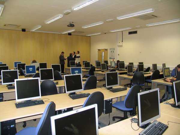 ಕಂಪ್ಯೂಟರ್ ಸ್ಲೋ ಆಗಿದೆಯೇ? ಹಾಗಿದ್ದರೆ ಈ 10 ಕಾರಣಗಳನ್ನು ಅಭ್ಯಸಿಸಿ