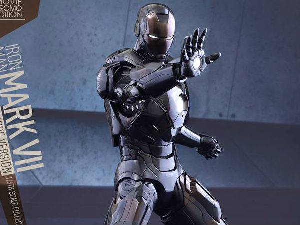 ಸೂಪರ್ ಹೀರೊ ಆವೆಂಜರ್ಸ್ ಟಾಪ್ ಆಟಿಕೆ ಭಂಗಿಗಳಲ್ಲಿ 