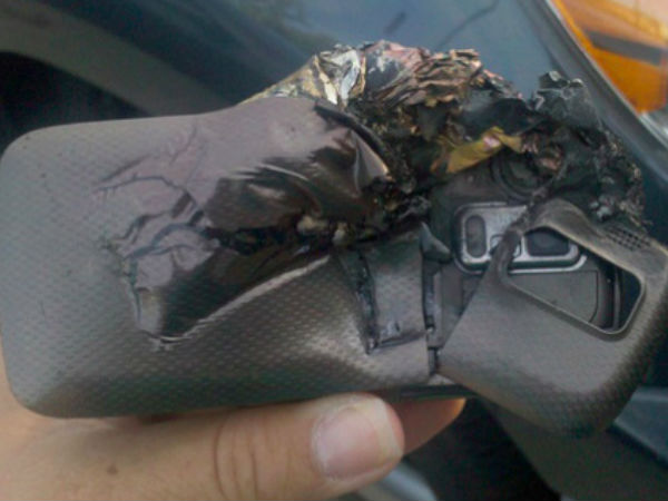 ಮೊಬೈಲ್ ಸ್ಫೋಟ ಮೊಬೈಲ್ ಸ್ಫೋಟ