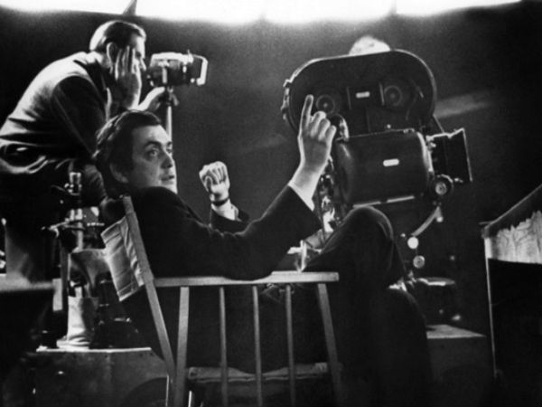 ಡಾಕ್ಯುಮೆಂಟರಿ ವೀಕ್ಷಣೆ