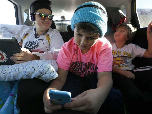 ನಿಮ್ಮ ದೇಹದಿಂದ ದೂರವಿರಿಸಿ