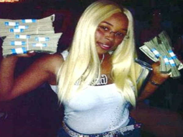 ಕಳ್ಳಿ ಫೇಸ್‌ಬುಕ್‌ನಲ್ಲಿ ಮಾಲುಸಮೇತ