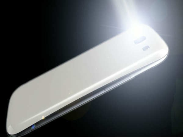 ಅಧಿಸೂಚನೆಗಳಿಗಾಗಿ ಫ್ಲ್ಯಾಶ್ ಕ್ಯಾಮೆರಾ ಎಲ್‌ಇಡಿ