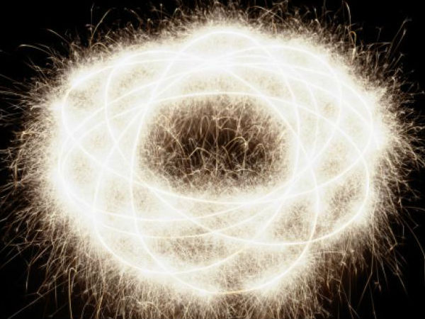 ನೆಟ್‌ ನಿಲ್ಲುವ ಮೊದಲು ಇಲೆಕ್ಟ್ರಾನ್‌ಗಳು ಕೆಲವು ಡಜೆನ್‌ ಮೀಟರ್‌ಗಳು ಚಲಿಸುತ್ತವೆ