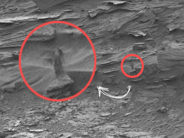 ಮಹಿಳೆ ನಿಂತುಕೊಂಡಿರುವ ಚಿತ್ರ ಮಹಿಳೆ ನಿಂತುಕೊಂಡಿರುವ ಚಿತ್ರ