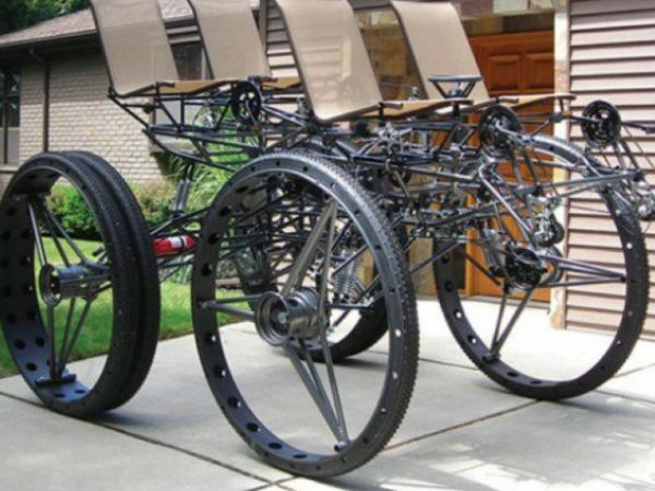 ಬೃಹತ್ ಗಾತ್ರದ 4 ಜನರು ಕೂರುವ ಬೈಕ್ ಬೃಹತ್ ಗಾತ್ರದ 4 ಜನರು ಕೂರುವ ಬೈಕ್