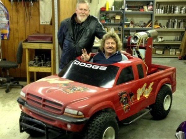 ಮಿನಿ ಜೆಟ್ ಪವರ್ನ ಮಾನ್ಸ್ಟರ್ ಟ್ರಕ್ ಮಿನಿ ಜೆಟ್ ಪವರ್ನ ಮಾನ್ಸ್ಟರ್ ಟ್ರಕ್