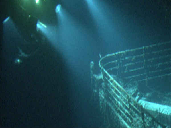 Ghosts of the Abyss (2003) Ghosts of the Abyss (2003)