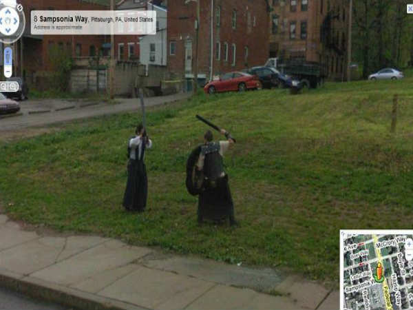 ನಿಜವಾಗಿ ಇಬ್ಬರು ಯುದ್ಧ ಮಾಡುತ್ತಿರುವುದು.