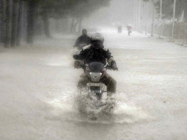 ಚೆನ್ನೈ ನಗರ ಮಳೆಯಿಂದ ನರಕರೂಪ ಚೆನ್ನೈ ನಗರ ಮಳೆಯಿಂದ ನರಕರೂಪ