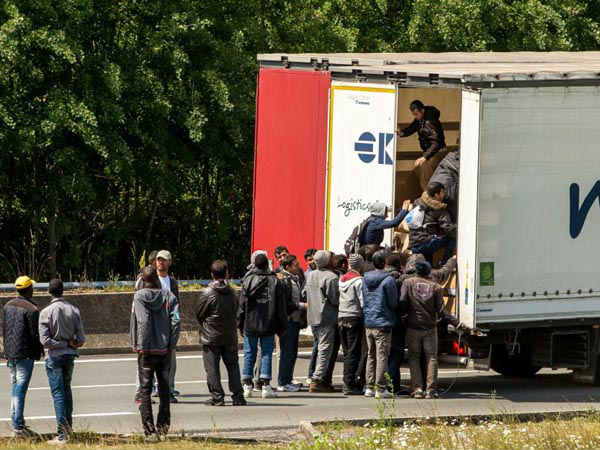 ಪೊಲೀಸ್ ಅಧಿಕಾರಿ ಹೇಳಿದ್ದೇನು? ಪೊಲೀಸ್ ಅಧಿಕಾರಿ ಹೇಳಿದ್ದೇನು?