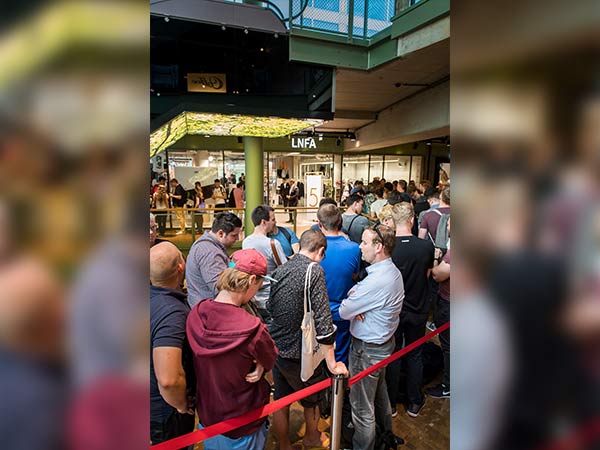 ಕ್ಯಾಮೆರಾಗೆ ಕೊಡ್ಬೇಕು ಮೊಬೈಲ್‌ನಷ್ಟು ಹಣ!!!