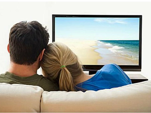 ವೀಕ್ಷಕರನ್ನು ಆಕರ್ಷಿಸಲು: