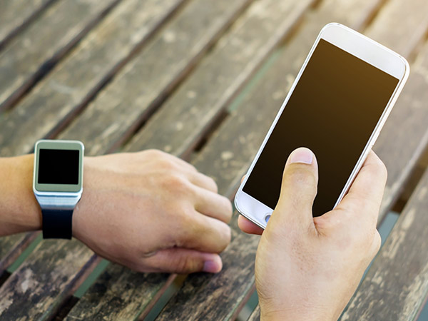 ಸ್ಮಾರ್ಟ್ ಫೋನ್ ಅಥವಾ ಸ್ಮಾರ್ಟ್ ವಾಚ್ ಚಾರ್ಜ್ ಮಾಡುವ ವಿಧಾನ: