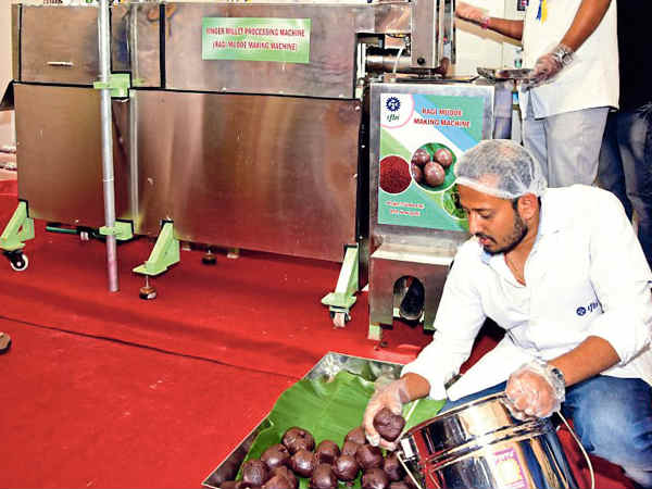 ರಾಗಿಮುದ್ದೆ ಮಾಡುವ ಯಂತ್ರ ಹೇಗೆ ಕೆಲಸ ಮಾಡುತ್ತದೆ.?