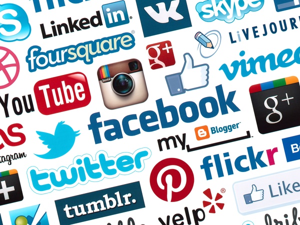 ಸೋಶಿಯಲ್ ಮಿಡಿಯಾದಲ್ಲಿ ಎಲ್ಲಾವನ್ನು ಹಾಕಬೇಡಿ: ಸೋಶಿಯಲ್ ಮಿಡಿಯಾದಲ್ಲಿ ಎಲ್ಲಾವನ್ನು ಹಾಕಬೇಡಿ: