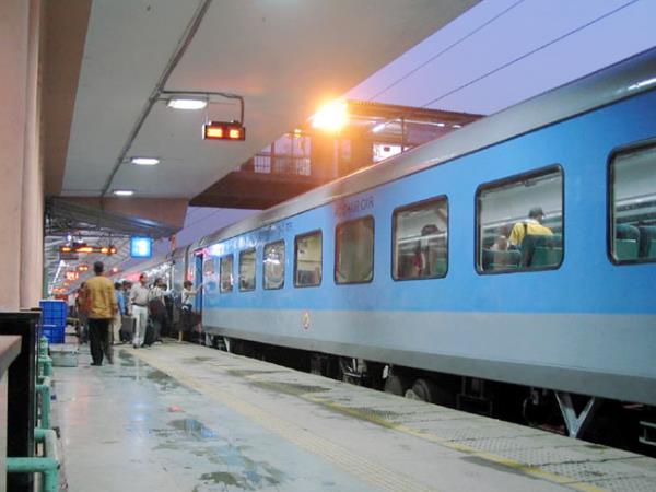 ಒಂದೇ ಆಪ್ನಲ್ಲಿ ಎಲ್ಲಾ ಸೇವೆ ನೀಡಿದ ರೈಲ್ವೆ ಇಲಾಖೆ!!..ಯಾವ ಆಪ್? ಒಂದೇ ಆಪ್ನಲ್ಲಿ ಎಲ್ಲಾ ಸೇವೆ ನೀಡಿದ ರೈಲ್ವೆ ಇಲಾಖೆ!!..ಯಾವ ಆಪ್?