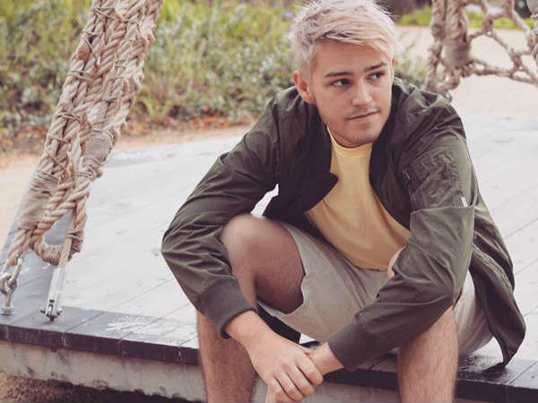 ಮೊದಲು ಫೇಸ್‌ಬುಕ್‌ನಲ್ಲಿ ಇನ್‌ಟೆನ್ಶಿಪ್: