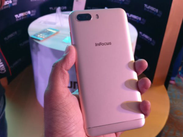 ನಾಲ್ಕು ಕ್ಯಾಮೆರಾ!!