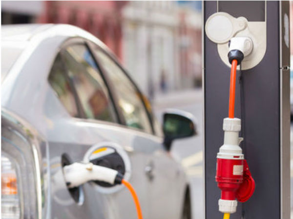 ಪೆಟ್ರೋಲ್ ಬಂಕ್ ಮಾದರಿಯಲ್ಲಿ ಚಾರ್ಜಿಂಗ್ ಪಾಯಿಂಟ್: