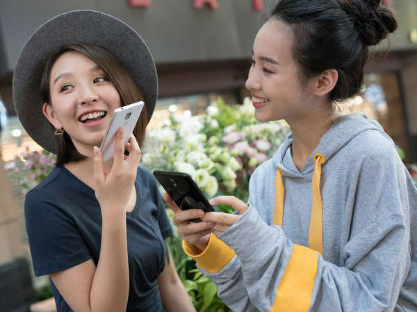 ಎರಡು ಆವೃತ್ತಿಯಲ್ಲಿ ಲಭ್ಯ: