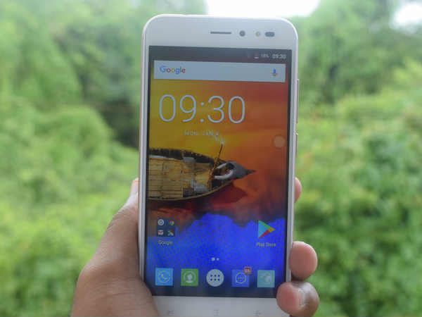 ಡಿಸ್‌ಪ್ಲೇ ಮತ್ತು ವಿನ್ಯಾಸ ಹೇಗಿದೆ? 