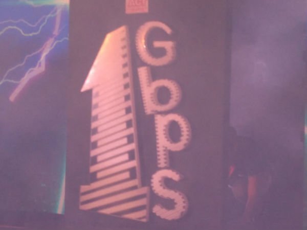 ಗಿಗಾಬೈಟ್ ವೇಗದ ಇಂಟರ್‌ನೆಟ್‌ !!