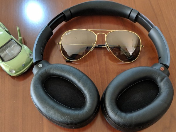 5 ಸೋನಿ WH-1000XM2 - ಹೆಡ್‌ಫೋನ್ ಆಫ್‌ ದ ಇಯರ್‌