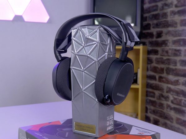 9 ಇಯರ್ ಬೆಸ್ಟ್‌ ಗೇಮಿಂಗ್‌ ಆಕ್ಸೆಸರಿ : SteelSeries Arctis 7  