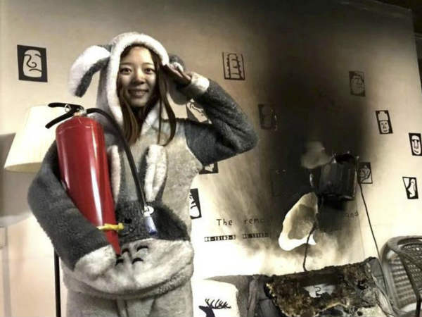 ಸುಟ್ಟ ಮನೆಯ ಸೆಲ್ಪಿ-ವಿಡಿಯೋ..!