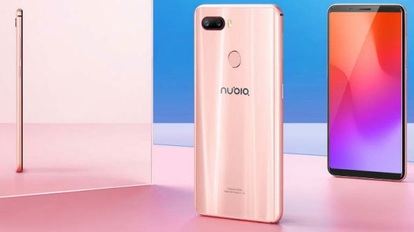 5.7 ಇಂಚಿನ FHD+ ಗುಣಮಟ್ಟದ ಡಿಸ್‌ಪ್ಲೇ: