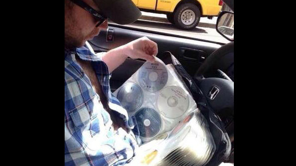 ಕಾರಿನಲ್ಲಿ ಮ್ಯೂಸಿಕ್ ಆಲಿಸಲು ಯಾವ ಸಿಡಿ ಹಾಕುವುದು? 